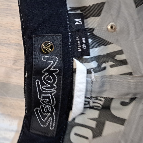 Section ski/snowboarding pants sz m inseam is 28inches waist laying flat across - Picture 11 of 12